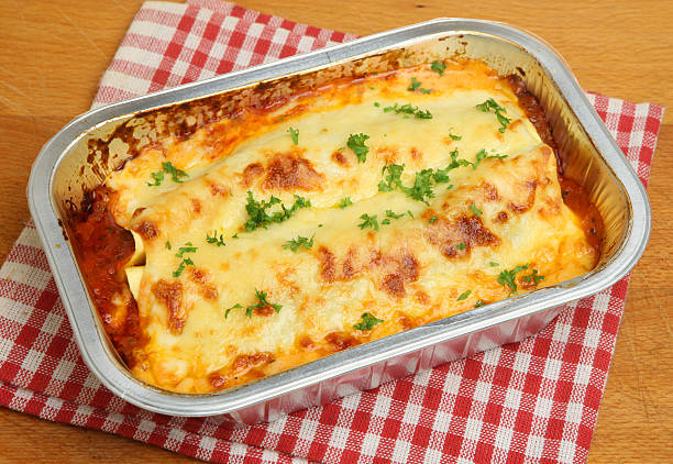 storing-food-in-aluminum-tray-9