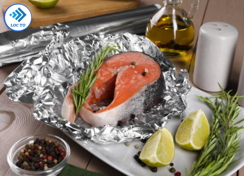 PREMIUM FOIL ROLL FOR PERFECT SEAFOOD COOKING & GRILLING