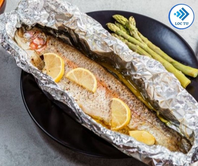 ELEVATING SEAFOOD: INDISPENSABLE ALUMINUM FOIL AND TRAYS
