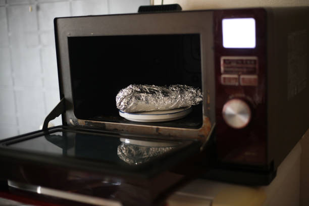CAN YOU MICROWAVE ALUMINUM FOIL FOOD CONTAINERS SAFELY?