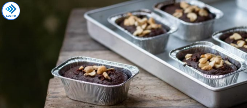 FROM OVEN TO TABLE: CREATIVE WAYS TO USE ALUMINUM TRAYS